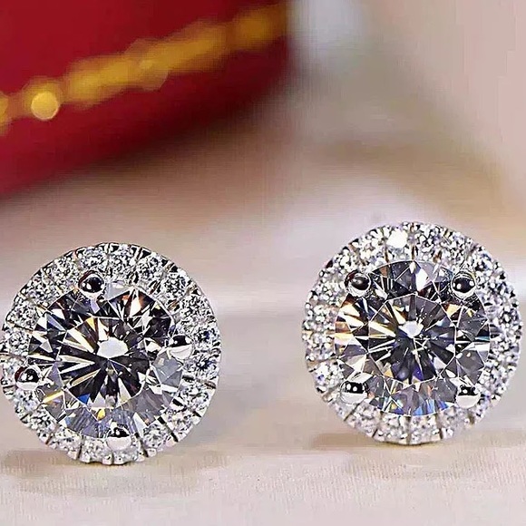 NWOT round classic earrings - Picture 3 of 6